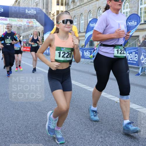 07.09.2025 - BARMER Alsterlauf Strokosch-Dieckow http://msf.ph/oto/8740015 07.09.2025 11:42:39 Ziel 1067, 1068, 1102, 1158, 1164, 1257, 1260, 8241, 8324, 8464, 8472 meine-sportfotos.de