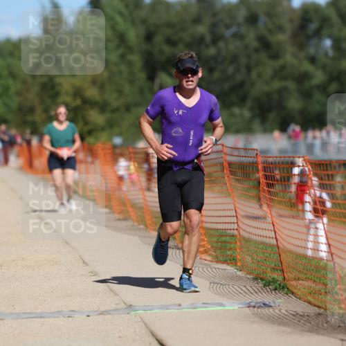 07.09.2025 - 19. Norderstedt Triathlon Michael Strokosch http://msf.ph/oto/8740027 07.09.2025 13:06:31 Laufen 305, 1283 meine-sportfotos.de
