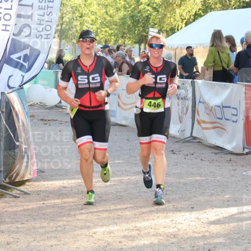 07.09.2025 - 19. Norderstedt Triathlon Luisa Fischer http://msf.ph/oto/8740078 07.09.2025 16:52:40 Ziel 445, 446 meine-sportfotos.de