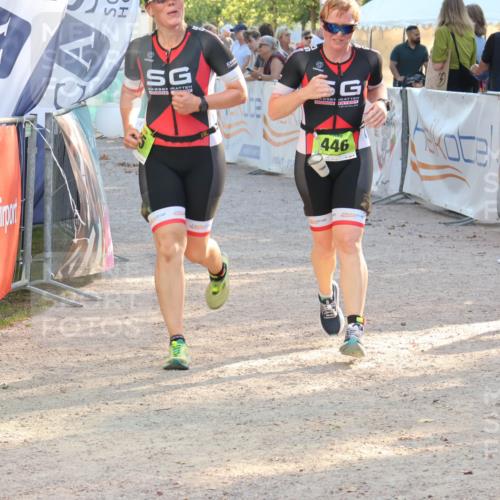 07.09.2025 - 19. Norderstedt Triathlon Luisa Fischer http://msf.ph/oto/8740085 07.09.2025 16:52:40 Ziel 445, 446 meine-sportfotos.de