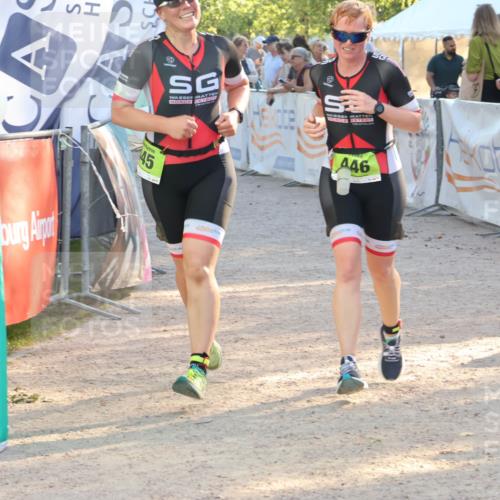 07.09.2025 - 19. Norderstedt Triathlon Luisa Fischer http://msf.ph/oto/8740091 07.09.2025 16:52:41 Ziel 445, 446 meine-sportfotos.de