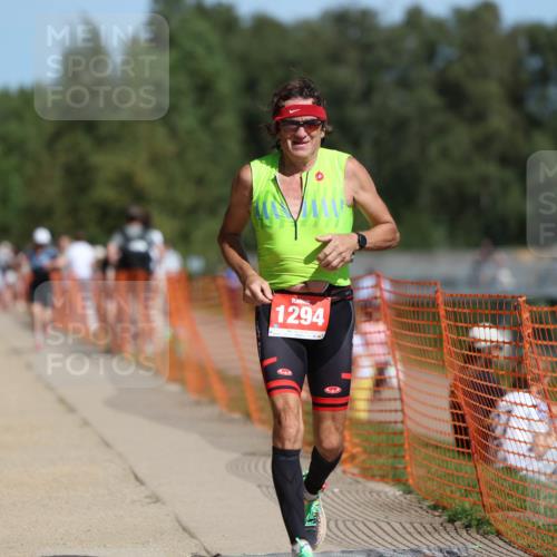 07.09.2025 - 19. Norderstedt Triathlon Michael Strokosch http://msf.ph/oto/8740144 07.09.2025 12:30:31 Laufen 303, 1294 meine-sportfotos.de