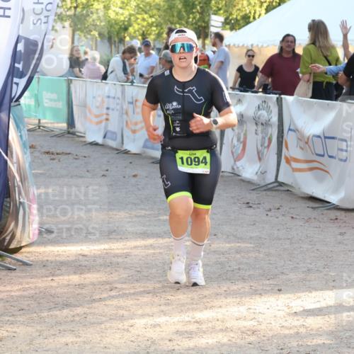 07.09.2025 - 19. Norderstedt Triathlon Luisa Fischer http://msf.ph/oto/8740164 07.09.2025 16:52:48 Ziel 445, 446, 1094 meine-sportfotos.de