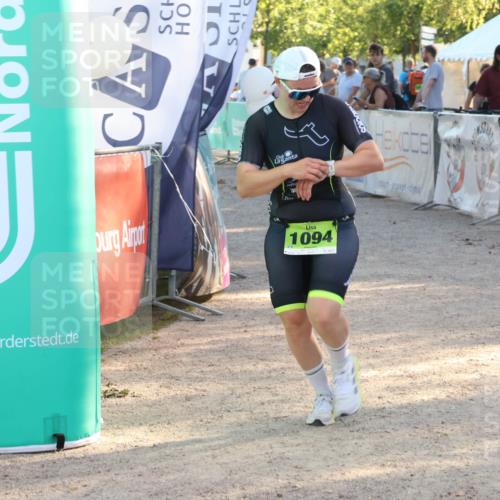 07.09.2025 - 19. Norderstedt Triathlon Luisa Fischer http://msf.ph/oto/8740178 07.09.2025 16:52:49 Ziel 446, 1094 meine-sportfotos.de
