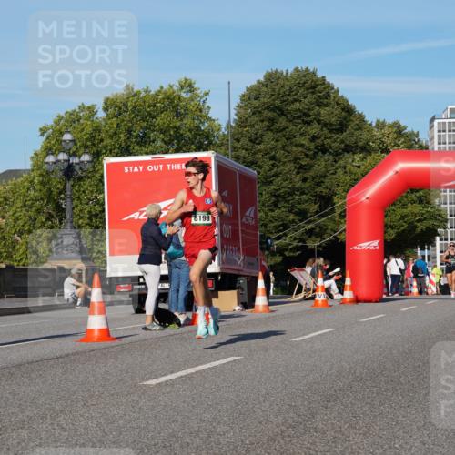 07.09.2025 - BARMER Alsterlauf Yannick Fuchs http://msf.ph/oto/8740183 07.09.2025 09:27:03 Laufen 8199 meine-sportfotos.de
