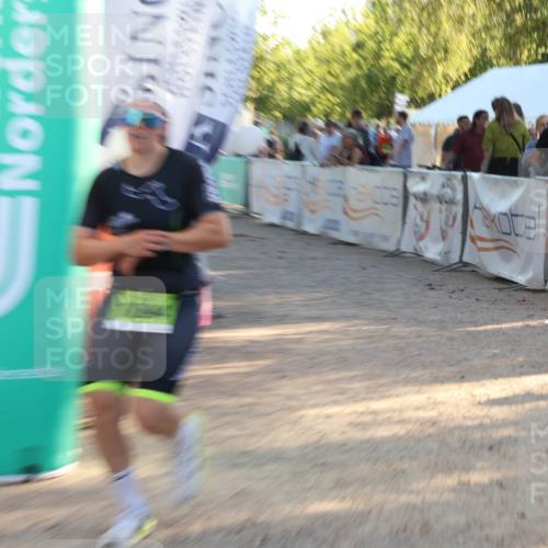 07.09.2025 - 19. Norderstedt Triathlon Luisa Fischer http://msf.ph/oto/8740188 07.09.2025 16:52:50 Ziel 1094 meine-sportfotos.de