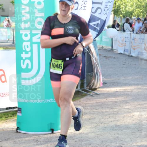 07.09.2025 - 19. Norderstedt Triathlon Luisa Fischer http://msf.ph/oto/8740216 07.09.2025 16:52:57 Ziel 1046, 1094 meine-sportfotos.de