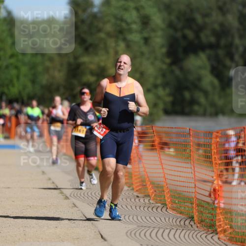07.09.2025 - 19. Norderstedt Triathlon Michael Strokosch http://msf.ph/oto/8740217 07.09.2025 11:52:05 Laufen 200, 833, 1161 meine-sportfotos.de