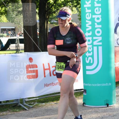 07.09.2025 - 19. Norderstedt Triathlon Luisa Fischer http://msf.ph/oto/8740229 07.09.2025 16:52:57 Ziel 1046, 1094 meine-sportfotos.de