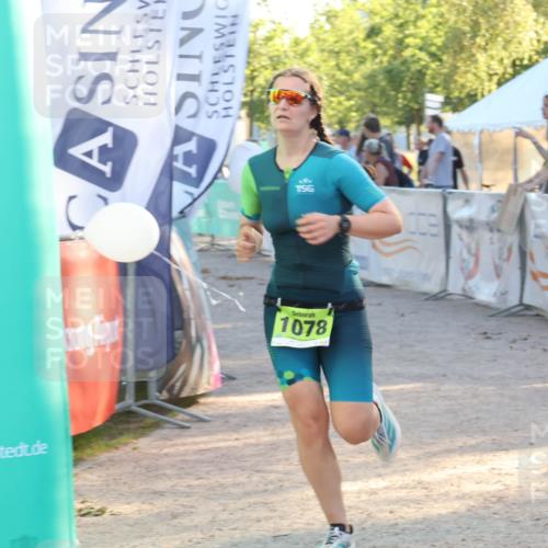 07.09.2025 - 19. Norderstedt Triathlon Luisa Fischer http://msf.ph/oto/8740296 07.09.2025 16:53:02 Ziel 1046, 1078 meine-sportfotos.de