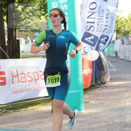 07.09.2025 - 19. Norderstedt Triathlon Luisa Fischer http://msf.ph/oto/8740316 07.09.2025 16:53:03 Ziel 1046, 1078 meine-sportfotos.de