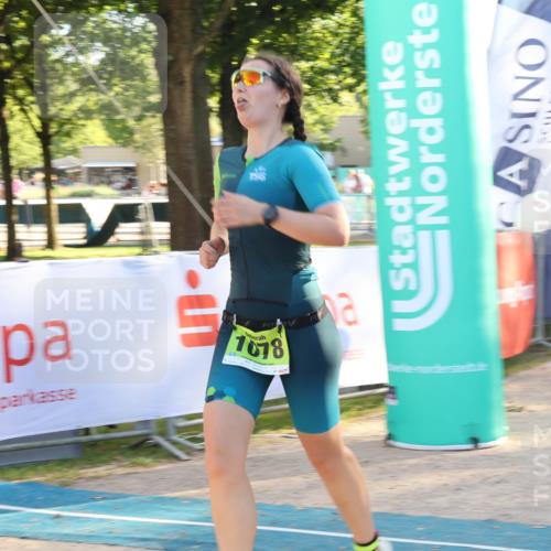 07.09.2025 - 19. Norderstedt Triathlon Luisa Fischer http://msf.ph/oto/8740319 07.09.2025 16:53:03 Ziel 1046, 1078 meine-sportfotos.de