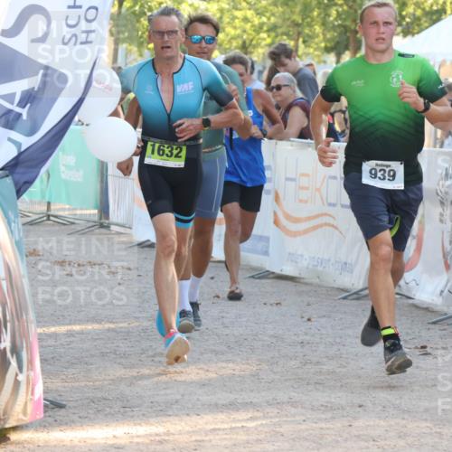 07.09.2025 - 19. Norderstedt Triathlon Luisa Fischer http://msf.ph/oto/8740334 07.09.2025 16:53:09 Ziel 939, 1078, 1632 meine-sportfotos.de