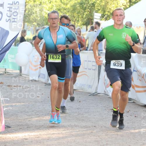 07.09.2025 - 19. Norderstedt Triathlon Luisa Fischer http://msf.ph/oto/8740349 07.09.2025 16:53:09 Ziel 939, 1078, 1632 meine-sportfotos.de