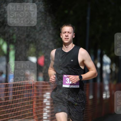 07.09.2025 - 19. Norderstedt Triathlon Michael Strokosch http://msf.ph/oto/8740377 07.09.2025 13:49:05 Laufen 320 meine-sportfotos.de