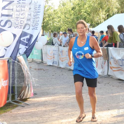 07.09.2025 - 19. Norderstedt Triathlon Luisa Fischer http://msf.ph/oto/8740410 07.09.2025 16:53:13 Ziel 939, 943, 1632 meine-sportfotos.de
