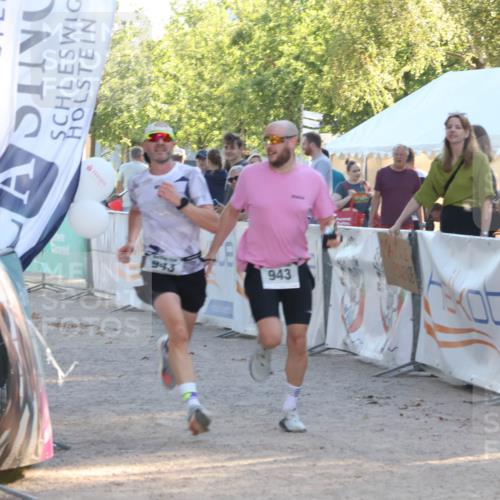 07.09.2025 - 19. Norderstedt Triathlon Luisa Fischer http://msf.ph/oto/8740425 07.09.2025 16:53:16 Ziel 939, 943, 1632 meine-sportfotos.de