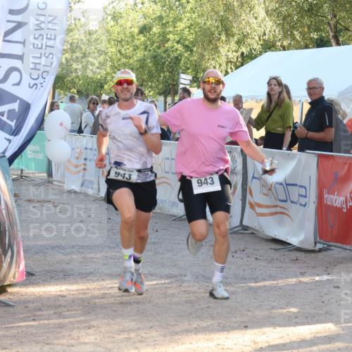 07.09.2025 - 19. Norderstedt Triathlon Luisa Fischer http://msf.ph/oto/8740434 07.09.2025 16:53:16 Ziel 939, 943, 1632 meine-sportfotos.de