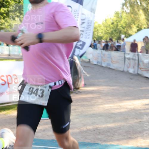 07.09.2025 - 19. Norderstedt Triathlon Luisa Fischer http://msf.ph/oto/8740466 07.09.2025 16:53:18 Ziel 939, 943, 1632 meine-sportfotos.de
