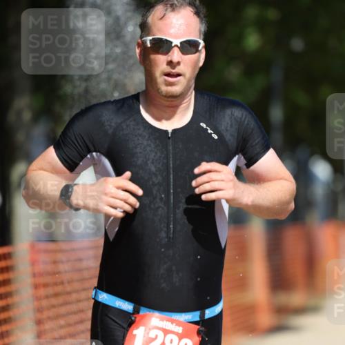 07.09.2025 - 19. Norderstedt Triathlon Michael Strokosch http://msf.ph/oto/8740526 07.09.2025 12:30:48 Laufen 822, 1280 meine-sportfotos.de