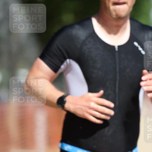 07.09.2025 - 19. Norderstedt Triathlon Michael Strokosch http://msf.ph/oto/8740547 07.09.2025 12:30:48 Laufen 822, 1280 meine-sportfotos.de