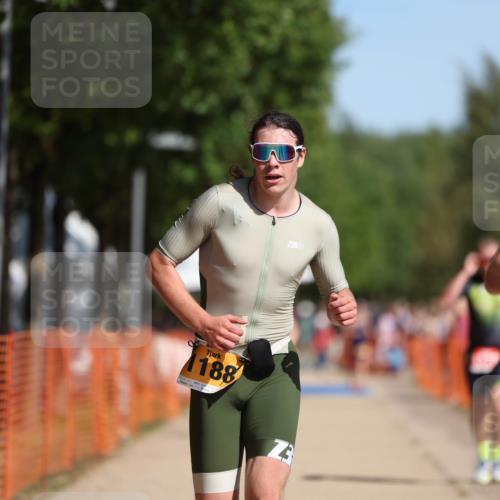 07.09.2025 - 19. Norderstedt Triathlon Michael Strokosch http://msf.ph/oto/8740573 07.09.2025 11:52:27 Laufen 154, 771, 1188, 1377 meine-sportfotos.de