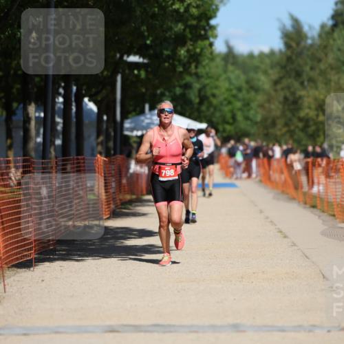 07.09.2025 - 19. Norderstedt Triathlon Michael Strokosch http://msf.ph/oto/8740601 07.09.2025 13:07:01 Laufen 798 meine-sportfotos.de