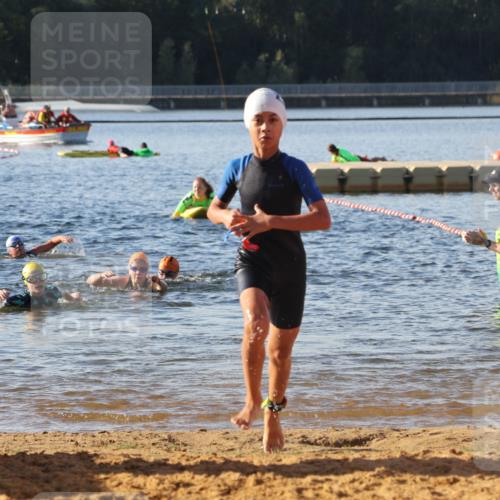 07.09.2025 - 19. Norderstedt Triathlon Luisa Fischer http://msf.ph/oto/8740669 07.09.2025 09:31:01 Schwimmen 564, 597, 602, 616, 621 meine-sportfotos.de