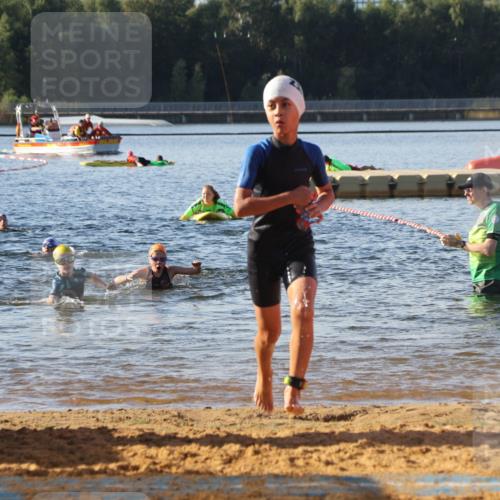 07.09.2025 - 19. Norderstedt Triathlon Luisa Fischer http://msf.ph/oto/8740677 07.09.2025 09:31:02 Schwimmen 564, 597, 602, 616, 621 meine-sportfotos.de