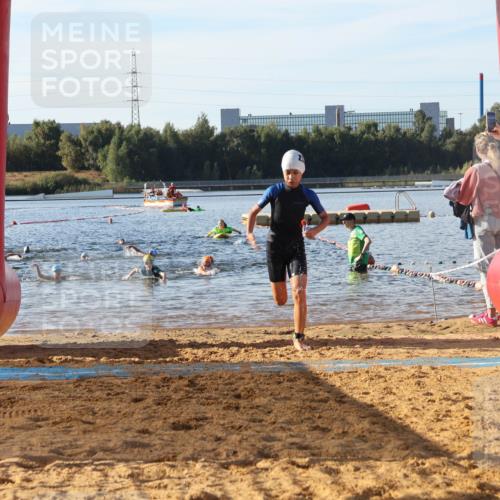 07.09.2025 - 19. Norderstedt Triathlon Luisa Fischer http://msf.ph/oto/8740686 07.09.2025 09:31:02 Schwimmen 564, 597, 602, 616, 621 meine-sportfotos.de