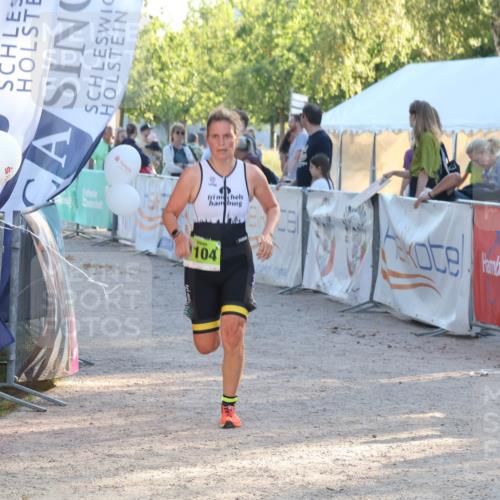 07.09.2025 - 19. Norderstedt Triathlon Luisa Fischer http://msf.ph/oto/8740687 07.09.2025 16:54:30 Ziel 1083, 1104 meine-sportfotos.de