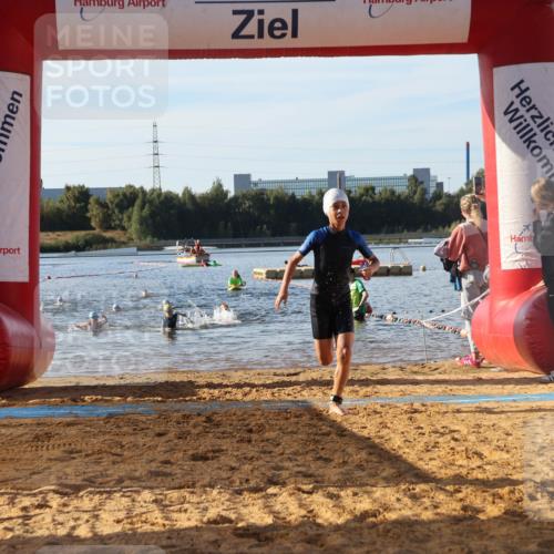 07.09.2025 - 19. Norderstedt Triathlon Luisa Fischer http://msf.ph/oto/8740702 07.09.2025 09:31:03 Schwimmen 564, 597, 602, 616, 621 meine-sportfotos.de