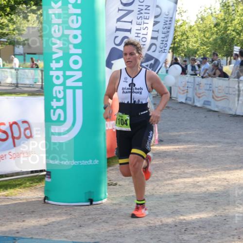 07.09.2025 - 19. Norderstedt Triathlon Luisa Fischer http://msf.ph/oto/8740706 07.09.2025 16:54:32 Ziel 1104 meine-sportfotos.de