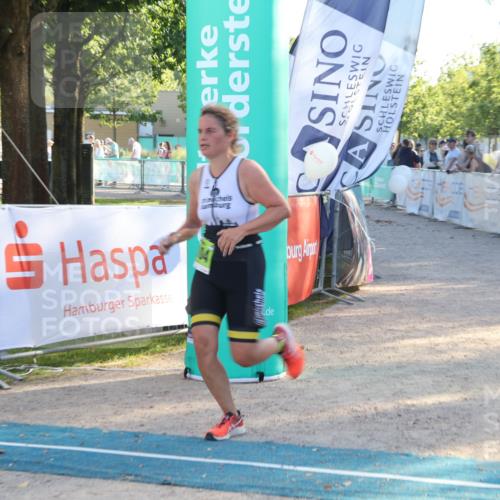 07.09.2025 - 19. Norderstedt Triathlon Luisa Fischer http://msf.ph/oto/8740713 07.09.2025 16:54:32 Ziel 1104 meine-sportfotos.de