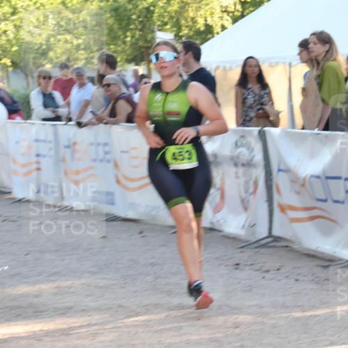 07.09.2025 - 19. Norderstedt Triathlon Luisa Fischer http://msf.ph/oto/8740726 07.09.2025 16:54:39 Ziel 453, 1104 meine-sportfotos.de
