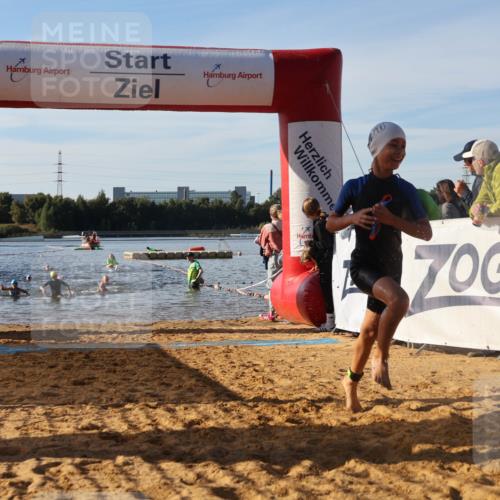 07.09.2025 - 19. Norderstedt Triathlon Luisa Fischer http://msf.ph/oto/8740728 07.09.2025 09:31:04 Schwimmen 564, 597, 602, 616 meine-sportfotos.de