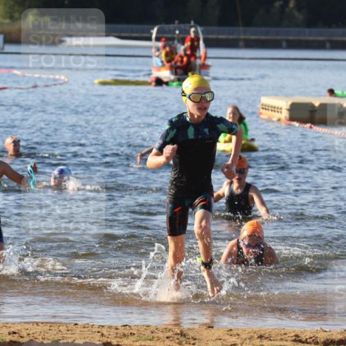 07.09.2025 - 19. Norderstedt Triathlon Luisa Fischer http://msf.ph/oto/8740741 07.09.2025 09:31:08 Schwimmen 555, 564, 597, 608, 610, 616 meine-sportfotos.de