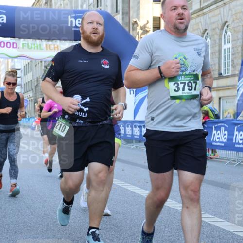 07.09.2025 - BARMER Alsterlauf Strokosch-Dieckow http://msf.ph/oto/8740764 07.09.2025 11:42:22 Ziel 1060, 1074, 1075, 1109, 1124, 1190, 1227, 1228, 1229, 2926, 2927, 8196, 8320, 8430, 8473 meine-sportfotos.de