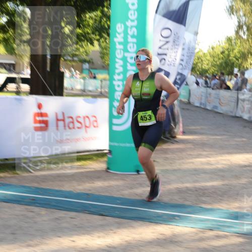 07.09.2025 - 19. Norderstedt Triathlon Luisa Fischer http://msf.ph/oto/8740775 07.09.2025 16:54:42 Ziel 453 meine-sportfotos.de
