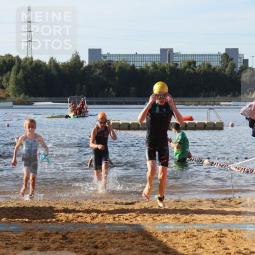 07.09.2025 - 19. Norderstedt Triathlon Luisa Fischer http://msf.ph/oto/8740777 07.09.2025 09:31:11 Schwimmen 555, 564, 608, 610 meine-sportfotos.de