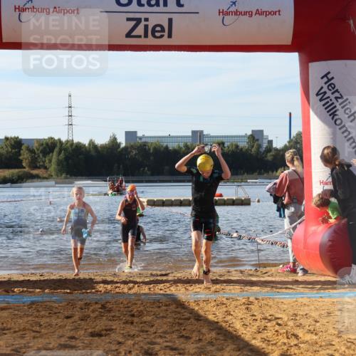 07.09.2025 - 19. Norderstedt Triathlon Luisa Fischer http://msf.ph/oto/8740786 07.09.2025 09:31:11 Schwimmen 555, 564, 608, 610 meine-sportfotos.de