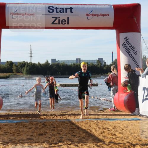 07.09.2025 - 19. Norderstedt Triathlon Luisa Fischer http://msf.ph/oto/8740789 07.09.2025 09:31:12 Schwimmen 555, 564, 608, 610 meine-sportfotos.de