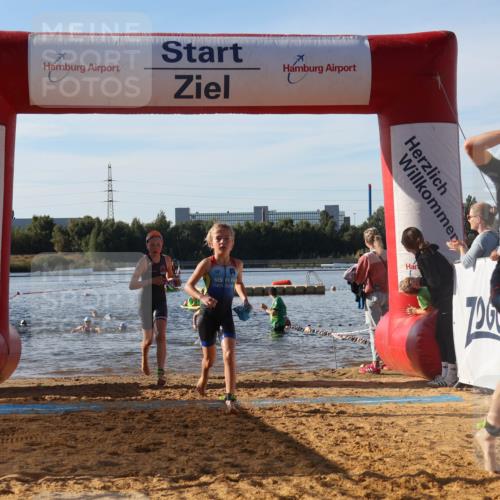 07.09.2025 - 19. Norderstedt Triathlon Luisa Fischer http://msf.ph/oto/8740825 07.09.2025 09:31:13 Schwimmen 555, 564, 608, 610 meine-sportfotos.de