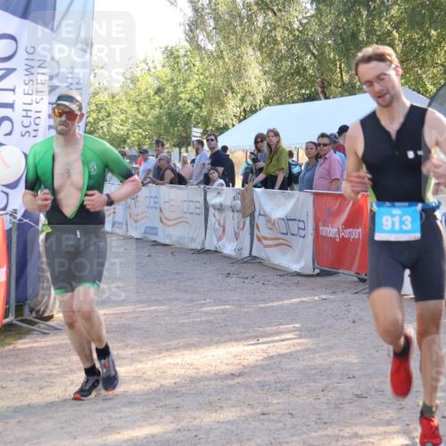 07.09.2025 - 19. Norderstedt Triathlon Luisa Fischer http://msf.ph/oto/8740832 07.09.2025 16:55:08 Ziel 913, 1494 meine-sportfotos.de