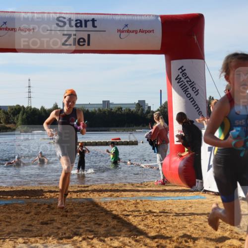 07.09.2025 - 19. Norderstedt Triathlon Luisa Fischer http://msf.ph/oto/8740851 07.09.2025 09:31:15 Schwimmen 555, 564, 608, 610 meine-sportfotos.de