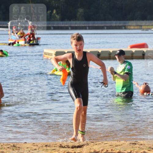 07.09.2025 - 19. Norderstedt Triathlon Luisa Fischer http://msf.ph/oto/8740905 07.09.2025 09:31:19 Schwimmen 555, 571, 574, 608, 610 meine-sportfotos.de