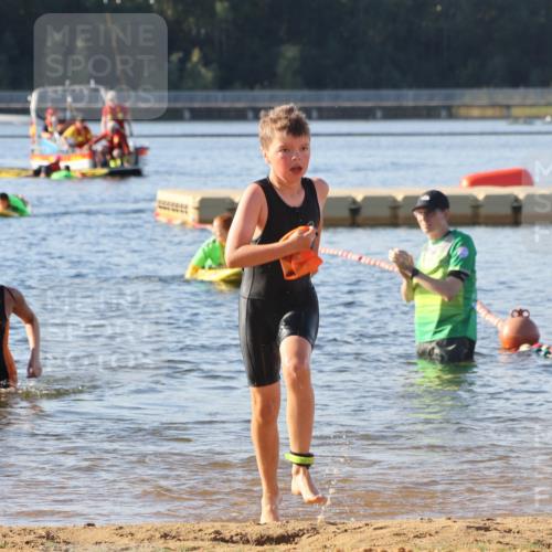 07.09.2025 - 19. Norderstedt Triathlon Luisa Fischer http://msf.ph/oto/8740907 07.09.2025 09:31:19 Schwimmen 555, 571, 574, 608, 610 meine-sportfotos.de