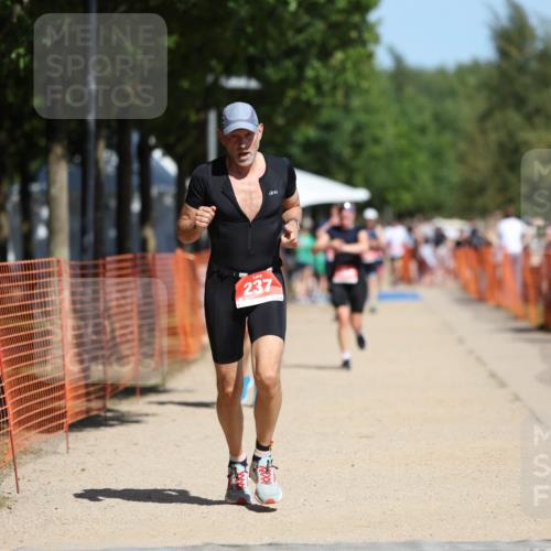 07.09.2025 - 19. Norderstedt Triathlon Michael Strokosch http://msf.ph/oto/8740942 07.09.2025 12:31:17 Laufen 215, 237, 1361 meine-sportfotos.de