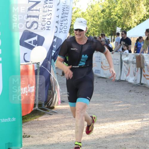 07.09.2025 - 19. Norderstedt Triathlon Luisa Fischer http://msf.ph/oto/8740957 07.09.2025 16:55:40 Ziel 1102 meine-sportfotos.de