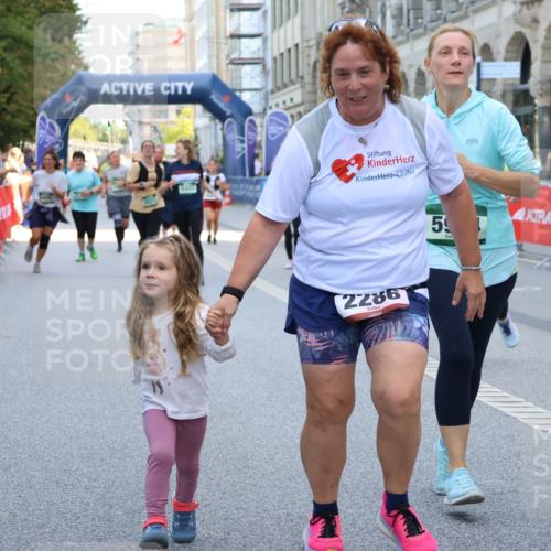 07.09.2025 - BARMER Alsterlauf Strokosch-Dieckow http://msf.ph/oto/8741006 07.09.2025 10:18:27 Ziel 2063, 2099, 2267, 2554, 2625, 3084, 3092, 3143, 3499, 3848, 3849, 4071, 4477, 4780, 4869, 8063 meine-sportfotos.de